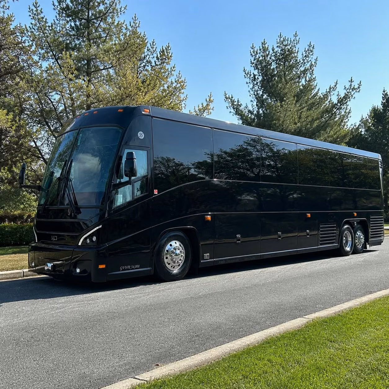 let charterbusrentallouisvilleky com handle the logistics of your louisville employee transportation program