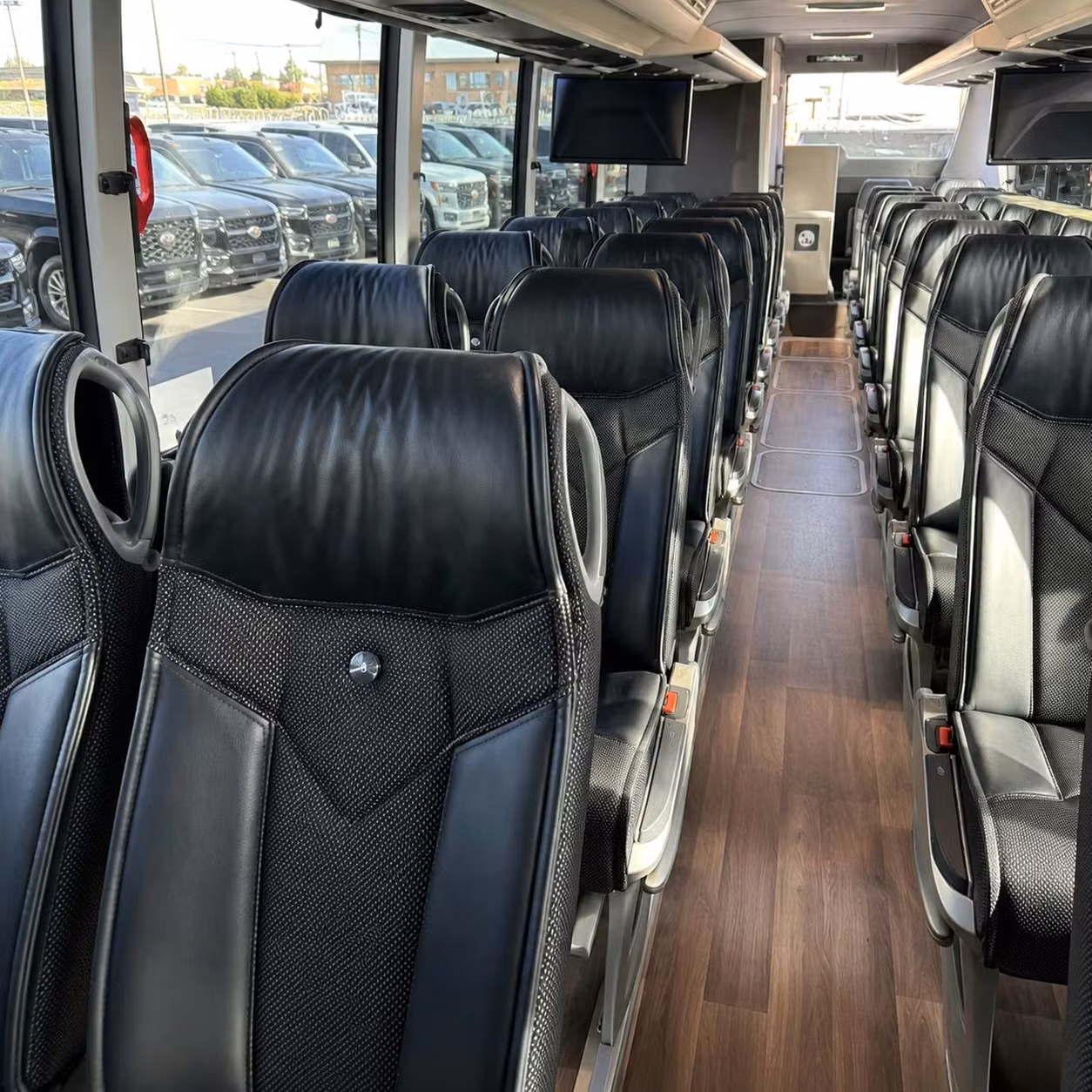 long distance charter bus transportation from louisville to nashville cincinnati and beyond