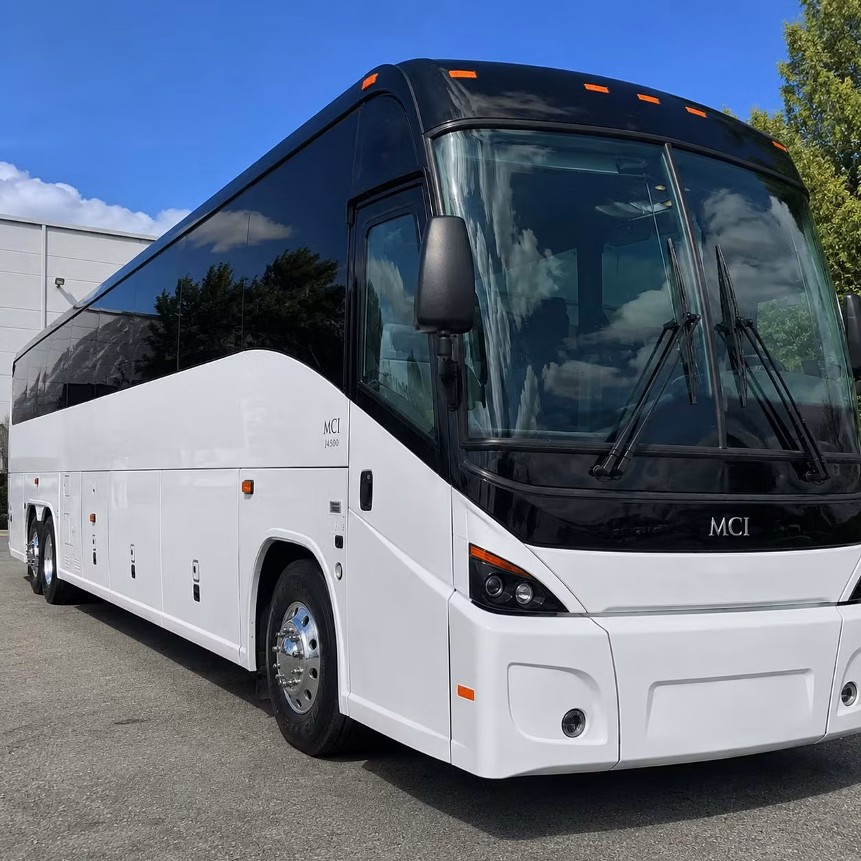louisville s biggest employers rely on private employee shuttle services here s why